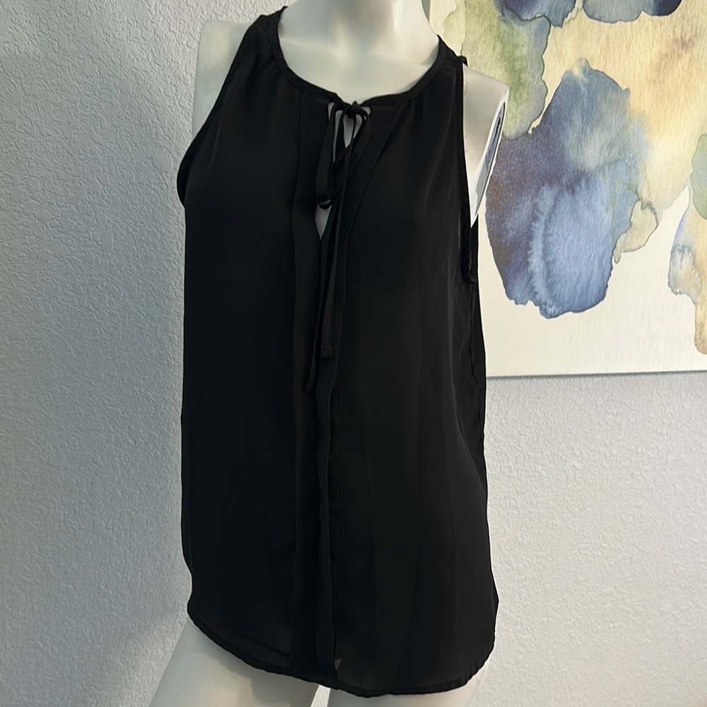 Monteau Black Sleeveless Women's Top